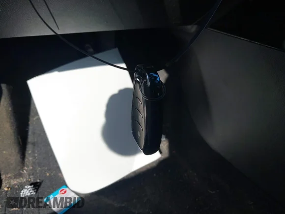 ✅ 2025 Chevrolet Trax 2RS • VIN: KL77LJEPXSC077541 • Lot: 45352317. Wystawiony na IAAI z przebiegiem 58 939 mil. Bezpłatny archiwum sprzedaży aukcyjnych z USA i szczegółowy raport historii pojazdu na DreamBid. Zdjęcie 11.