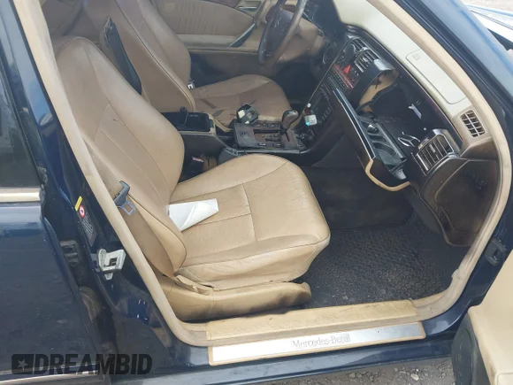 ✅ 2001 Mercedes-Benz E 320/430 4 Matic • VIN: WDBJH82J01X061826 • Лот: 44915070. Опубліковано раніше на IAAI з пробігом Не вказано. Безкоштовний доступ до архіву аукціонних продажів зі США та докладний звіт про історію автомобіля на DreamBid. Зображення 5.