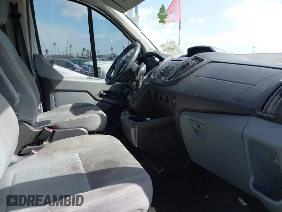 ✅ 2019 Ford Transit Passenger XL • VIN: 1FBZX2YM2KKB25230 • Lot: 43430169. Wystawiony na IAAI z przebiegiem 124 887 mil. Bezpłatny archiwum sprzedaży aukcyjnych z USA i szczegółowy raport historii pojazdu na DreamBid. Zdjęcie 5.