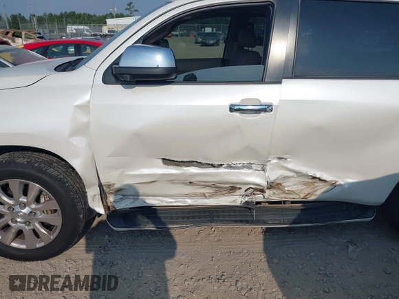✅ 2016 Toyota Sequoia Platinum • VIN: 5TDYY5G15GS066302 • Lot: 42593253. Wystawiony na IAAI z przebiegiem 103 661 mil. Bezpłatny archiwum sprzedaży aukcyjnych z USA i szczegółowy raport historii pojazdu na DreamBid. Zdjęcie 6.