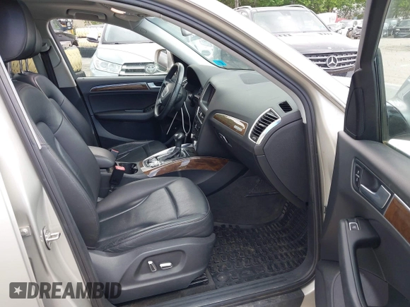 ✅ 2015 Audi Q5 Premium • VIN: WA1CFAFP0FA089538 • Lot: 45200136. Wystawiony na IAAI z przebiegiem 150 498 mil. Bezpłatny archiwum sprzedaży aukcyjnych z USA i szczegółowy raport historii pojazdu na DreamBid. Zdjęcie 5.
