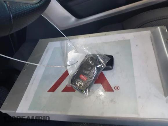 ✅ 2024 Toyota Tundra SR5 • VIN: 5TFLA5DB2RX137271 • Lot: 43907140. Wystawiony na IAAI z przebiegiem 19 205 mil. Bezpłatny archiwum sprzedaży aukcyjnych z USA i szczegółowy raport historii pojazdu na DreamBid. Zdjęcie 11.