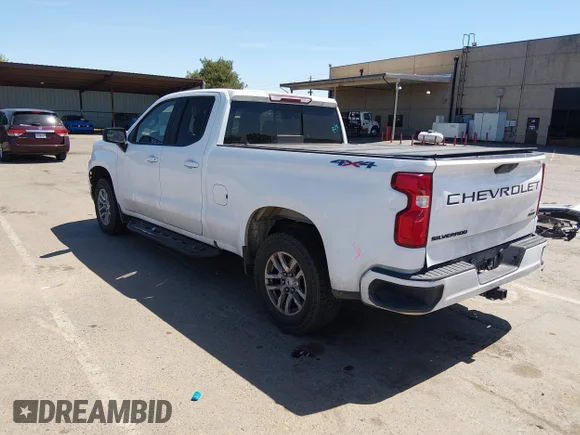 ✅ 2020 Chevrolet Silverado 1500 RST • VIN: 1GCRYEED6LZ327897 • Lot: 44903439. Wystawiony na IAAI z przebiegiem 98 649 mil. Bezpłatny archiwum sprzedaży aukcyjnych z USA i szczegółowy raport historii pojazdu na DreamBid. Zdjęcie 3.
