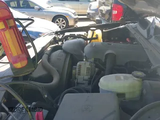 2004 Chevrolet Silverado 1500 с VIN 1GCEK19T24E280371, выставлен на аукционе IAAI как лот 42233262 с пробегом Не указан миль и . История ставок и продаж доступна на DreamBid. Изображение 12.