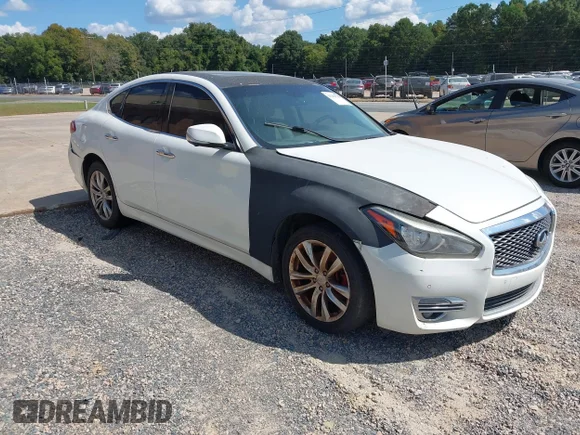 ✅ 2015 Infiniti Q70 • VIN: JN1BY1AR2FM562202 • Lot: 43269728. Wystawiony na IAAI z przebiegiem 310 475 mil. Bezpłatny archiwum sprzedaży aukcyjnych z USA i szczegółowy raport historii pojazdu na DreamBid. Zdjęcie 1.