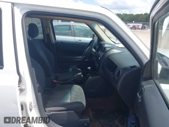 ✅ 2016 Jeep Patriot Sport • VIN: 1C4NJPBB6GD677180 • Lot: 45119351. Wystawiony na IAAI z przebiegiem 185 250 mil. Bezpłatny archiwum sprzedaży aukcyjnych z USA i szczegółowy raport historii pojazdu na DreamBid. Zdjęcie 5.