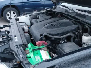 ✅ 2017 Toyota Tacoma SR5 • VIN: 5TFSZ5AN3HX067670 • Lot: 40895224. Listed on IAAI with 105,091 mi. Free auction sales archive from the USA and detailed vehicle history report at DreamBid. Image 20.