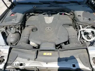 ✅ 2018 Mercedes-Benz E 400 • VIN: WDDZF6GB1JA387739 • Лот: 65959625. Опубликован ранее на Copart с пробегом 122 330 миль. Бесплатный доступ к архиву аукционных продаж из США и подробный отчёт об истории автомобиля на DreamBid. Изображение 13.