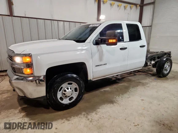 ✅ 2015 Chevrolet Silverado 2500HD Work Truck • VIN: 1GC2CUEG0FZ507935 • Lot: 62722425. Wystawiony na Copart z przebiegiem 208 062 mil. Bezpłatny archiwum sprzedaży aukcyjnych z USA i szczegółowy raport historii pojazdu na DreamBid. Zdjęcie 1.