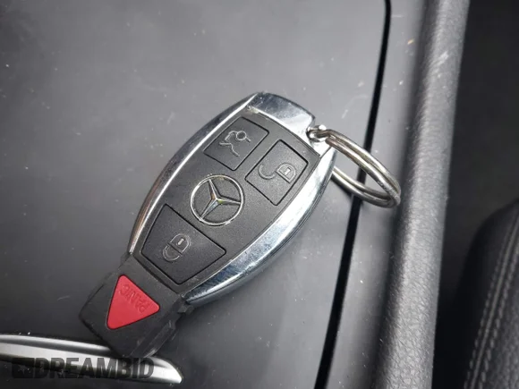 ✅ 2015 Mercedes-Benz CLA 250 • VIN: WDDSJ4GB5FN181926 • Lot: 44257423. Wystawiony na IAAI z przebiegiem 100 379 mil. Bezpłatny archiwum sprzedaży aukcyjnych z USA i szczegółowy raport historii pojazdu na DreamBid. Zdjęcie 11.