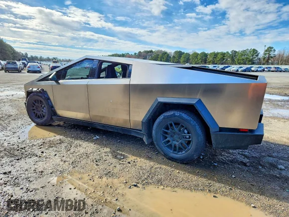✅ 2025 Tesla Cybertruck • VIN: 7G2CEHED7SA073633 • Лот: 72873425. Опубліковано раніше на Copart з пробігом Не вказано. Безкоштовний доступ до архіву аукціонних продажів зі США та докладний звіт про історію автомобіля на DreamBid. Зображення 2.