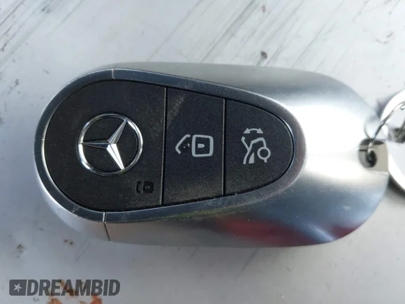 ✅ 2025 Mercedes-Benz GLC 350e • VIN: W1NKM5GB5SF296692 • Lot: 44566526. Listed on IAAI with 17,393 mi. Free auction sales archive from the USA and detailed vehicle history report at DreamBid. Image 11.