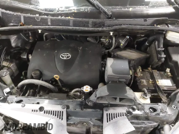 ✅ 2018 Toyota Sienna XLE • VIN: 5TDDZ3DC1JS190127 • Lot: 45133887. Listed on IAAI with 71,301 mi. Free auction sales archive from the USA and detailed vehicle history report at DreamBid. Image 10.