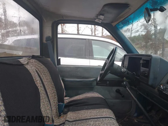 ✅ 1988 GMC GMT-400 C2500 • VIN: 1GTFC24Z4JZ537196 • Лот: 44422106. Опубліковано раніше на IAAI з пробігом Не вказано. Безкоштовний доступ до архіву аукціонних продажів зі США та докладний звіт про історію автомобіля на DreamBid. Зображення 5.