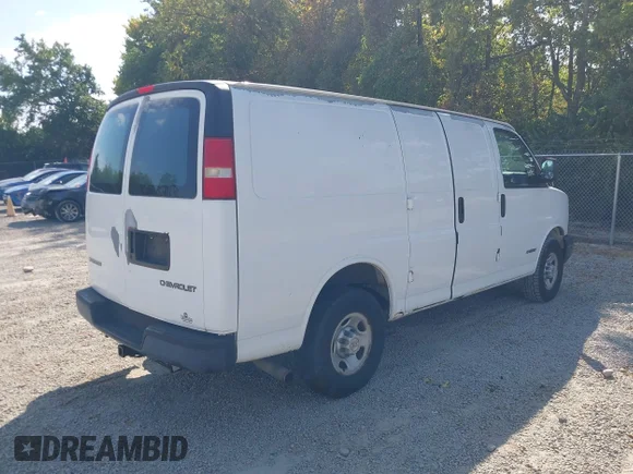 ✅ 2003 Chevrolet Express Cargo • VIN: 1GCHG35U131187565 • Лот: 43268870. Опубліковано раніше на IAAI з пробігом 196 588 миль. Безкоштовний доступ до архіву аукціонних продажів зі США та докладний звіт про історію автомобіля на DreamBid. Зображення 4.