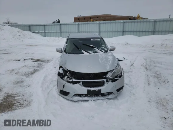 ✅ 2019 Nissan Sentra S • VIN: 3N1AB7AP2KY318362 • Lot: 43647033. Wystawiony na Copart z przebiegiem 117 010 mil. Bezpłatny archiwum sprzedaży aukcyjnych z USA i szczegółowy raport historii pojazdu na DreamBid. Zdjęcie 5.