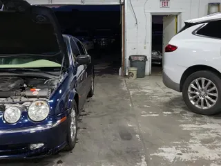 ✅ 2000 Jaguar S-Type V8 • VIN: SAJDA01D3YGL47987 • Lot: 61607015. Wystawiony na Copart z przebiegiem 110 742 mil. Bezpłatny archiwum sprzedaży aukcyjnych z USA i szczegółowy raport historii pojazdu na DreamBid. Zdjęcie 11.