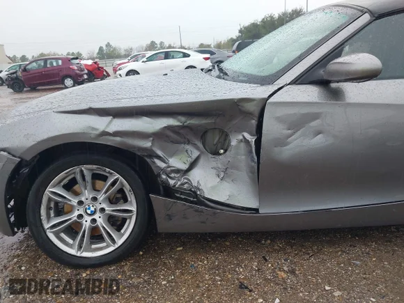 ✅ 2004 BMW Z4 3.0i • VIN: 4USBT53564LU07243 • Лот: 43815380. Опубліковано раніше на IAAI з пробігом 113 925 миль. Безкоштовний доступ до архіву аукціонних продажів зі США та докладний звіт про історію автомобіля на DreamBid. Зображення 6.