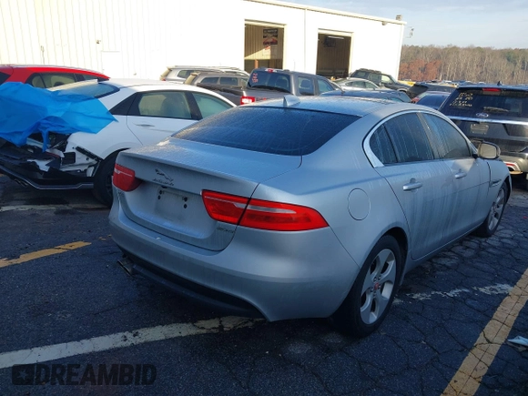 ✅ 2018 Jaguar XE • VIN: SAJAR4FN0JCP33509 • Lot: 41105100. Wystawiony na IAAI z przebiegiem 74 603 mil. Bezpłatny archiwum sprzedaży aukcyjnych z USA i szczegółowy raport historii pojazdu na DreamBid. Zdjęcie 4.