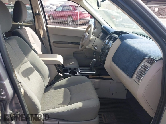 ✅ 2008 Mazda Tribute Grand Touring • VIN: 4F2CZ02Z28KM19594 • Lot: 44425253. Wystawiony na IAAI z przebiegiem 52 628 mil. Bezpłatny archiwum sprzedaży aukcyjnych z USA i szczegółowy raport historii pojazdu na DreamBid. Zdjęcie 5.