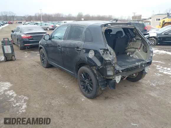 ✅ 2018 Mitsubishi Outlander ES • VIN: JA4AR3AU1JU004740 • Lot: 44017955. Wystawiony na IAAI z przebiegiem 105 776 mil. Bezpłatny archiwum sprzedaży aukcyjnych z USA i szczegółowy raport historii pojazdu na DreamBid. Zdjęcie 3.