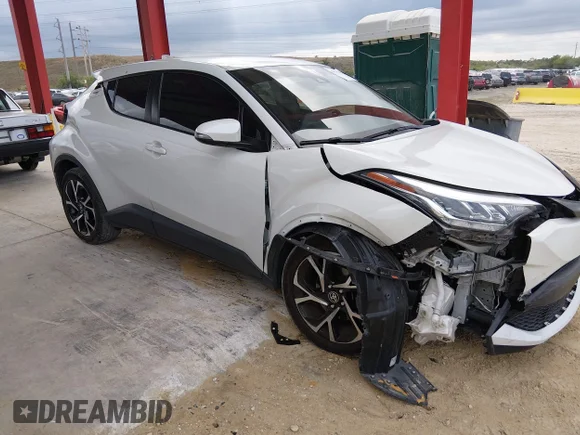 ✅ 2021 Toyota C-HR XLE • VIN: NMTKHMBX6MR125492 • Lot: 44141909. Wystawiony na IAAI z przebiegiem 86 471 mil. Bezpłatny archiwum sprzedaży aukcyjnych z USA i szczegółowy raport historii pojazdu na DreamBid. Zdjęcie 1.