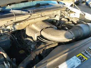 ✅ 2003 Ford F-150 • VIN: 2FTRX08W63CA22223 • Lot: 41382377. Wystawiony na IAAI z przebiegiem 261 841 mil. Bezpłatny archiwum sprzedaży aukcyjnych z USA i szczegółowy raport historii pojazdu na DreamBid. Zdjęcie 19.