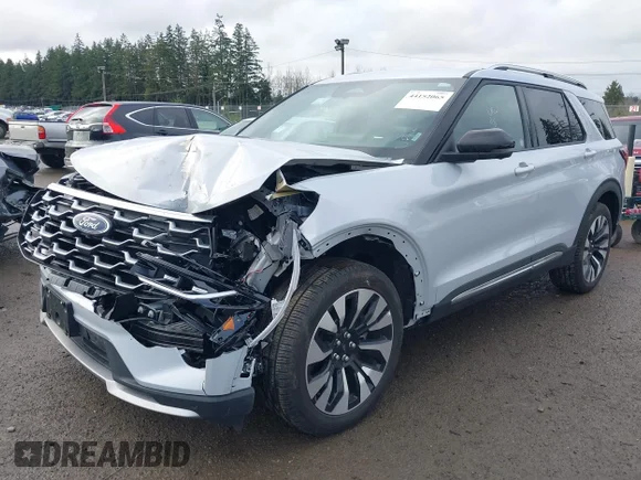 ✅ 2025 Ford Explorer Platinum • VIN: 1FMUK8HH1SGB65906 • Lot: 44152065. Wystawiony na IAAI z przebiegiem 17 971 mil. Bezpłatny archiwum sprzedaży aukcyjnych z USA i szczegółowy raport historii pojazdu na DreamBid. Zdjęcie 2.