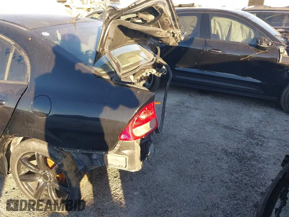 ✅ 2009 Honda Civic LX • VIN: 1HGFA16519L013384 • Lot: 44033235. Wystawiony na IAAI z przebiegiem 302 881 mil. Bezpłatny archiwum sprzedaży aukcyjnych z USA i szczegółowy raport historii pojazdu na DreamBid. Zdjęcie 6.