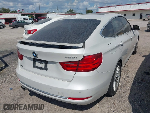 ✅ 2015 BMW 3 Series 328i Gran Turismo xDrive • VIN: WBA3X5C5XFD562564 • Lot: 43111972. Wystawiony na IAAI z przebiegiem 153 650 mil. Bezpłatny archiwum sprzedaży aukcyjnych z USA i szczegółowy raport historii pojazdu na DreamBid. Zdjęcie 4.
