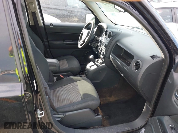 ✅ 2014 Jeep Patriot Sport • VIN: 1C4NJPBAXED726028 • Lot: 42773833. Wystawiony na IAAI z przebiegiem 124 514 mil. Bezpłatny archiwum sprzedaży aukcyjnych z USA i szczegółowy raport historii pojazdu na DreamBid. Zdjęcie 5.