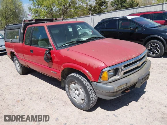 ✅ 1994 Chevrolet S-10 LS • VIN: 1GCDT19WXR8108310 • Lot: 45022986. Listed on IAAI with 127,041 mi. Free auction sales archive from the USA and detailed vehicle history report at DreamBid. Image 1.