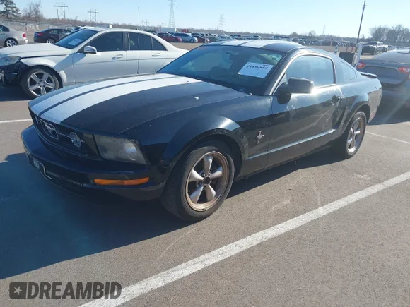 ✅ 2007 Ford Mustang Deluxe • VIN: 1ZVFT80N575249013 • Lot: 44459857. Wystawiony na IAAI z przebiegiem 287 988 mil. Bezpłatny archiwum sprzedaży aukcyjnych z USA i szczegółowy raport historii pojazdu na DreamBid. Zdjęcie 2.