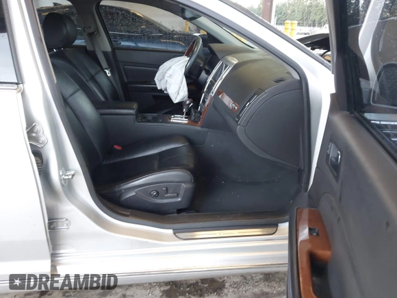 ✅ 2011 Cadillac STS RWD • VIN: 1G6DW6ED2B0160885 • Lot: 44351532. Wystawiony na IAAI z przebiegiem 103 653 mil. Bezpłatny archiwum sprzedaży aukcyjnych z USA i szczegółowy raport historii pojazdu na DreamBid. Zdjęcie 5.