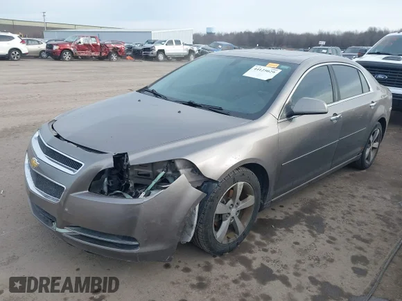 ✅ 2012 Chevrolet Malibu 1LT • VIN: 1G1ZC5E07CF230309 • Lot: 44125029. Wystawiony na IAAI z przebiegiem 231 849 mil. Bezpłatny archiwum sprzedaży aukcyjnych z USA i szczegółowy raport historii pojazdu na DreamBid. Zdjęcie 2.