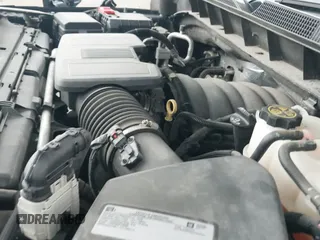 ✅ 2020 Chevrolet Silverado 1500 Custom • VIN: 1GCRWBEHXLZ319812 • Lot: 43026054. Wystawiony na IAAI z przebiegiem 43 899 mil. Bezpłatny archiwum sprzedaży aukcyjnych z USA i szczegółowy raport historii pojazdu na DreamBid. Zdjęcie 20.