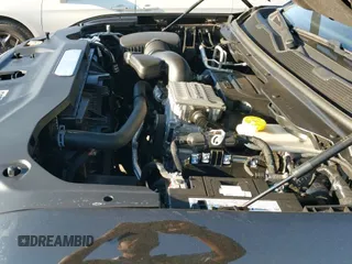 ✅ 2022 Jeep Wagoneer Series III • VIN: 1C4SJVDT3NS117087 • Lot: 43061427. Wystawiony na IAAI z przebiegiem 70 180 mil. Bezpłatny archiwum sprzedaży aukcyjnych z USA i szczegółowy raport historii pojazdu na DreamBid. Zdjęcie 19.