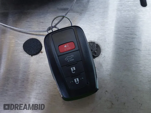 ✅ 2025 Toyota RAV4 XLE Premium • VIN: 2T3C1RFVXSC328043 • Лот: 45106310. Опубліковано раніше на IAAI з пробігом 8 411 миль. Безкоштовний доступ до архіву аукціонних продажів зі США та докладний звіт про історію автомобіля на DreamBid. Зображення 11.