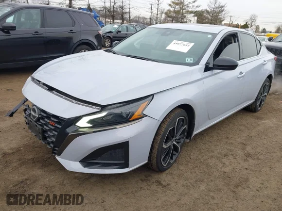 ✅ 2024 Nissan Altima SR • VIN: 1N4BL4CW0RN309769 • Lot: 44077653. Wystawiony na IAAI z przebiegiem 30 833 mil. Bezpłatny archiwum sprzedaży aukcyjnych z USA i szczegółowy raport historii pojazdu na DreamBid. Zdjęcie 2.
