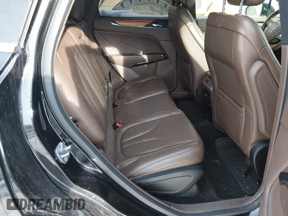 ✅ 2015 Lincoln MKC • VIN: 5LMCJ2A98FUJ20996 • Lot: 44267180. Wystawiony na IAAI z przebiegiem 136 074 mil. Bezpłatny archiwum sprzedaży aukcyjnych z USA i szczegółowy raport historii pojazdu na DreamBid. Zdjęcie 8.