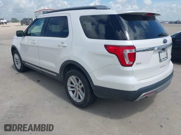 ✅ 2017 Ford Explorer XLT • VIN: 1FM5K7DH8HGD20965 • Lot: 45289433. Wystawiony na IAAI z przebiegiem 133 806 mil. Bezpłatny archiwum sprzedaży aukcyjnych z USA i szczegółowy raport historii pojazdu na DreamBid. Zdjęcie 3.