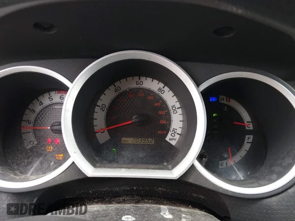 ✅ 2014 Toyota Tacoma • VIN: 5TFNX4CN2EX043270 • Lot: 45282840. Wystawiony na IAAI z przebiegiem 203 952 mil. Bezpłatny archiwum sprzedaży aukcyjnych z USA i szczegółowy raport historii pojazdu na DreamBid. Zdjęcie 7.