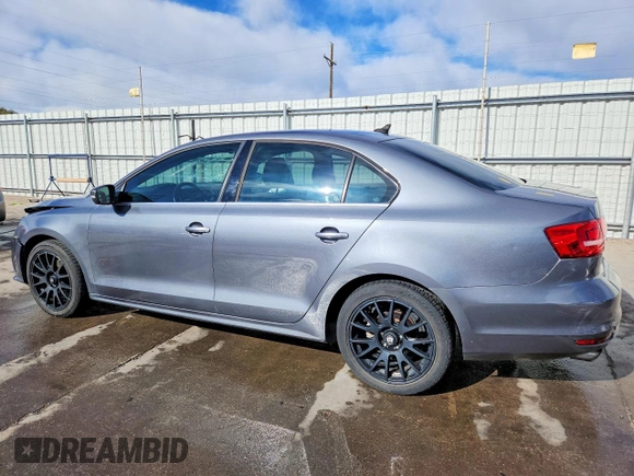 ✅ 2015 Volkswagen Jetta SE • VIN: 3VWD07AJ0FM300562 • Lot: 77958695. Wystawiony na Copart z przebiegiem 117 029 mil. Bezpłatny archiwum sprzedaży aukcyjnych z USA i szczegółowy raport historii pojazdu na DreamBid. Zdjęcie 2.