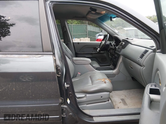 ✅ 2004 Honda Pilot EX • VIN: 2HKYF18574H570240 • Lot: 45173457. Wystawiony na IAAI z przebiegiem 229 516 mil. Bezpłatny archiwum sprzedaży aukcyjnych z USA i szczegółowy raport historii pojazdu na DreamBid. Zdjęcie 5.