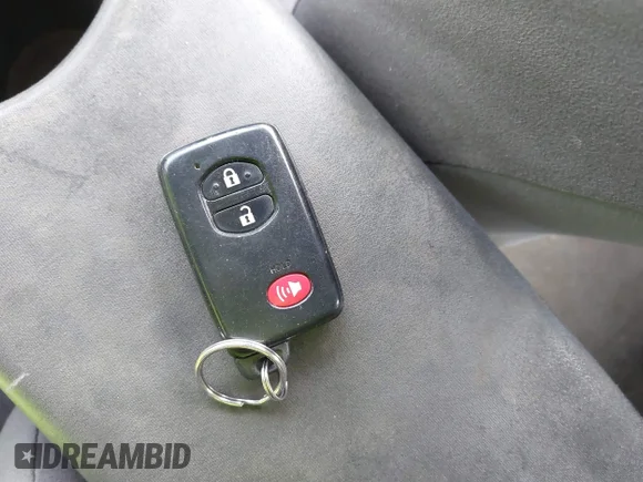 ✅ 2013 Toyota Prius One • VIN: JTDKN3DU6D5607389 • Lot: 44403054. Wystawiony na IAAI z przebiegiem 107 501 mil. Bezpłatny archiwum sprzedaży aukcyjnych z USA i szczegółowy raport historii pojazdu na DreamBid. Zdjęcie 10.