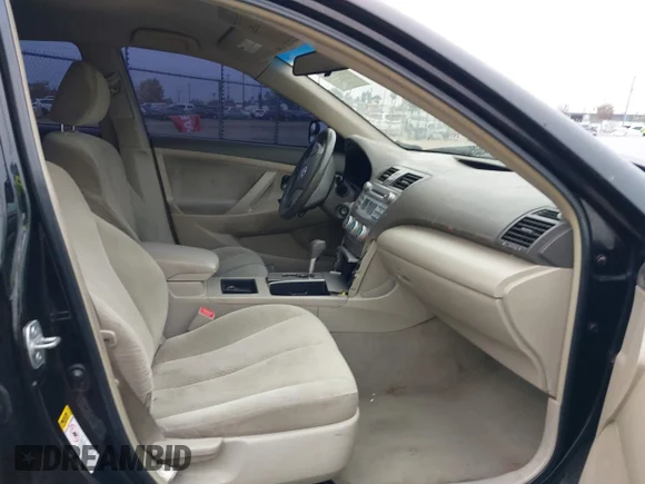 ✅ 2007 Toyota Camry LE • VIN: 4T1BE46K87U503445 • Lot: 43926675. Wystawiony na IAAI z przebiegiem 166 508 mil. Bezpłatny archiwum sprzedaży aukcyjnych z USA i szczegółowy raport historii pojazdu na DreamBid. Zdjęcie 5.
