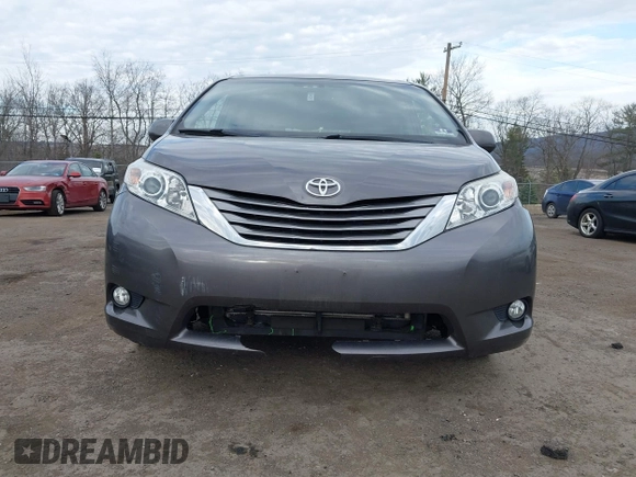 ✅ 2015 Toyota Sienna XLE Premium • VIN: 5TDYK3DC2FS634516 • Lot: 44572446. Wystawiony na IAAI z przebiegiem 89 111 mil. Bezpłatny archiwum sprzedaży aukcyjnych z USA i szczegółowy raport historii pojazdu na DreamBid. Zdjęcie 6.