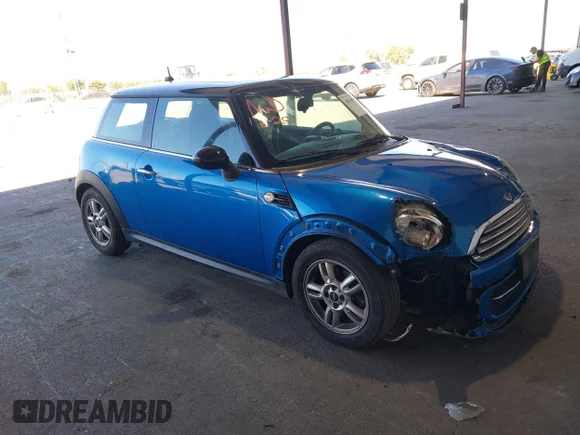 ✅ 2012 MINI Hardtop • VIN: WMWSU3C5XCT262985 • Лот: 43034898. Опубликован ранее на IAAI с пробегом 87 160 миль. Бесплатный доступ к архиву аукционных продаж из США и подробный отчёт об истории автомобиля на DreamBid. Изображение 1.