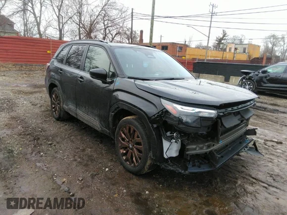 ✅ 2025 Subaru Forester Special Sports • VIN: JF2SLDHC1SH407708 • Лот: 41679798. Опубліковано раніше на IAAI з пробігом 14 656 миль. Безкоштовний доступ до архіву аукціонних продажів зі США та докладний звіт про історію автомобіля на DreamBid. Зображення 1.