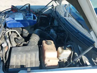 ✅ 2010 Ford F-150 XL • VIN: 1FTMF1EW1AKE52404 • Lot: 43256512. Listed on IAAI with 187,343 mi. Free auction sales archive from the USA and detailed vehicle history report at DreamBid. Image 19.